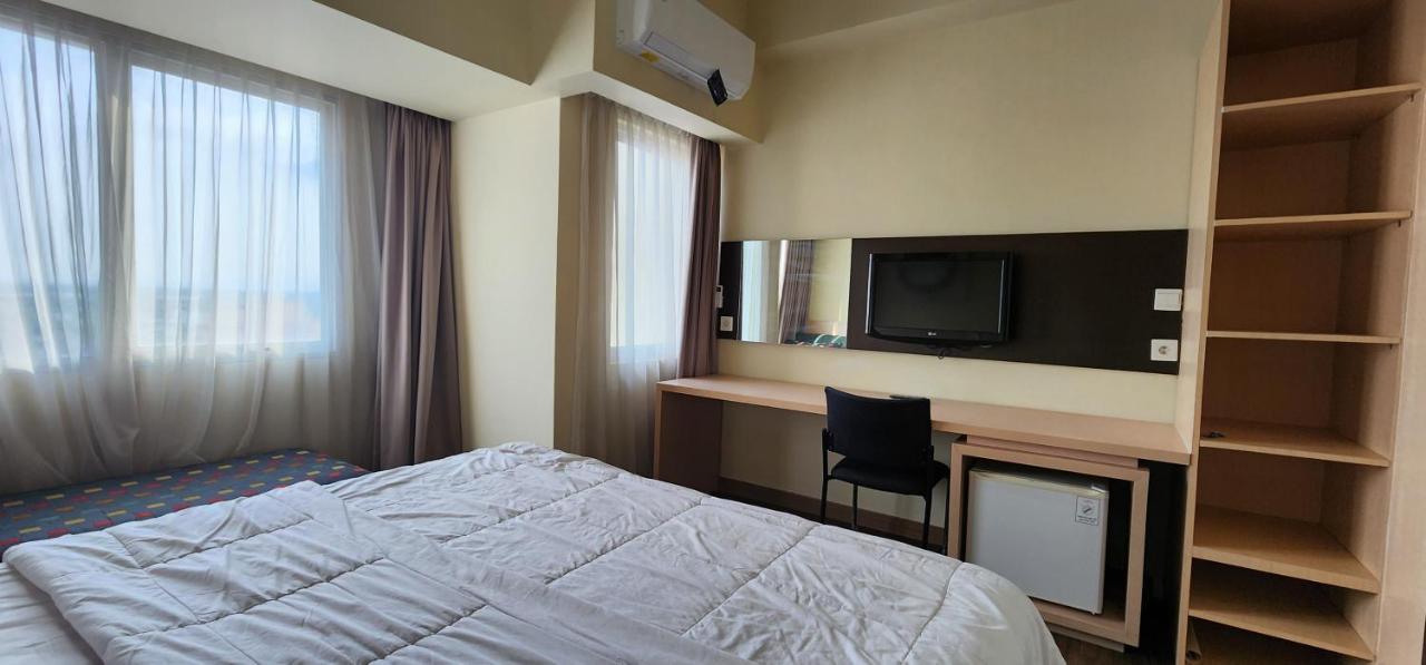 Apartemen Solo Paragon By Cariapartemen-Id Bonorejo Экстерьер фото